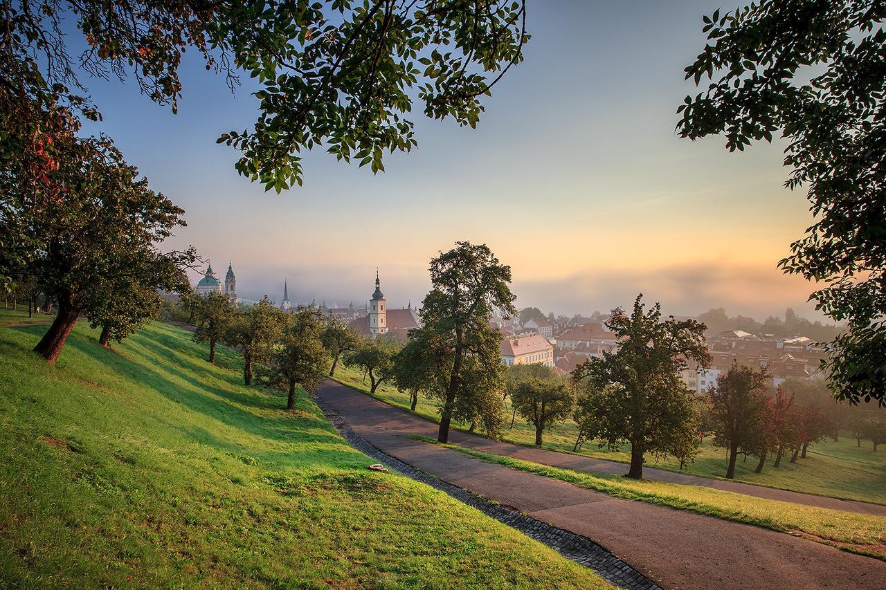Prague Days - Luxurious Apartments Lesser Town Exterior foto